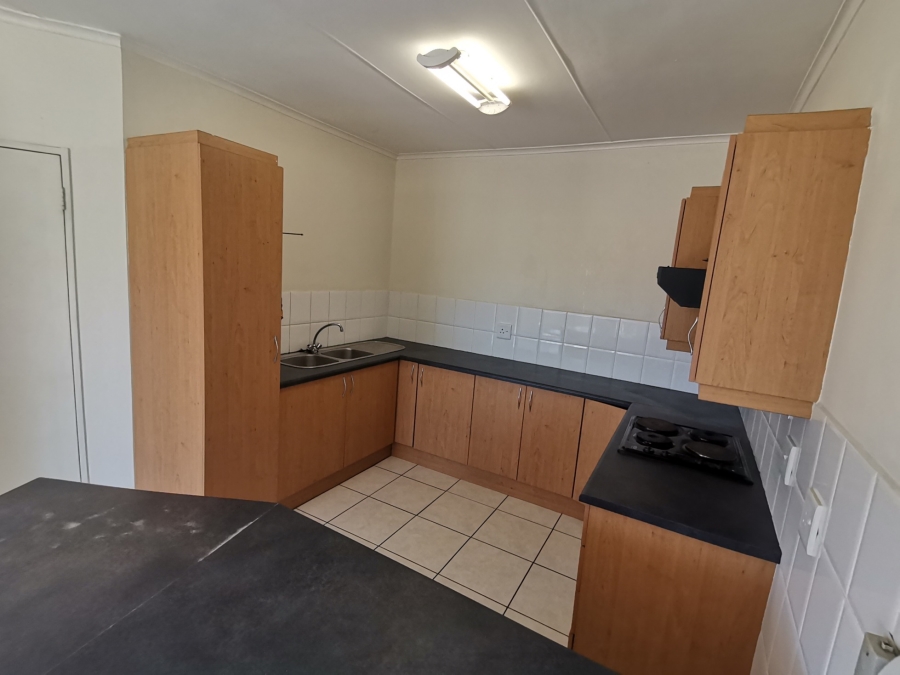 To Let 2 Bedroom Property for Rent in Cambridge Eastern Cape